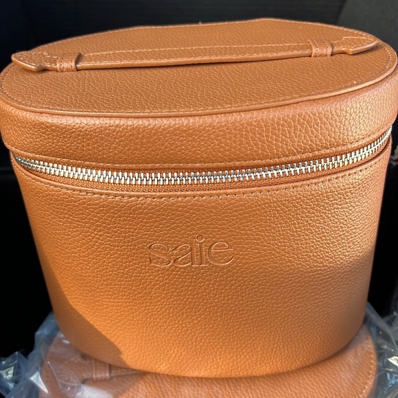 Saie The Vanity Case - SOLD OUT! - Picture 2 of 5